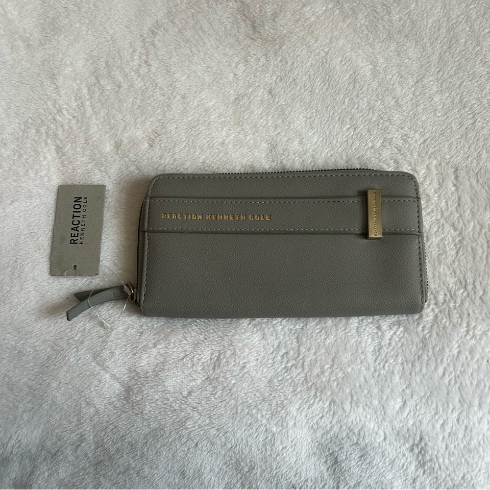 Kenneth Cole Reaction Light Gray Wallet